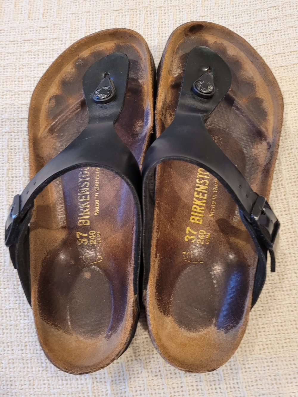 Birkenstock Gizeh Black Patent Leather Thong Sandals with Leather Footbed 37